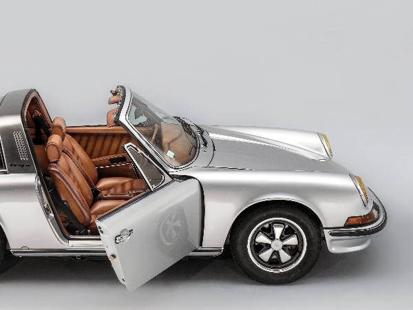男人們的夢想！全球唯一一台 Berluti 改裝「保時捷 911 Targa」車款　拍賣底價 485 萬起跳！