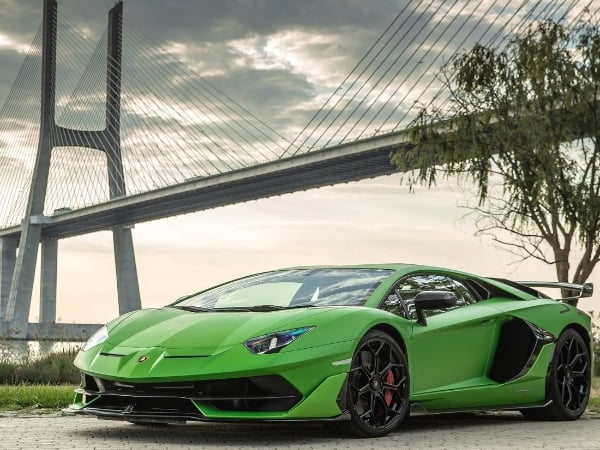 不能只讓「鋼鐵人」帥！IG 上最紅的跑車 TOP 25　讓你拍照打卡就可以翹二郎腿賺愛心！