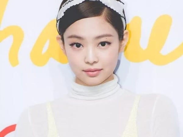 2019 春夏髮型！拿出你的女孩玩心，用 3 種流行髮飾打造頂上風格