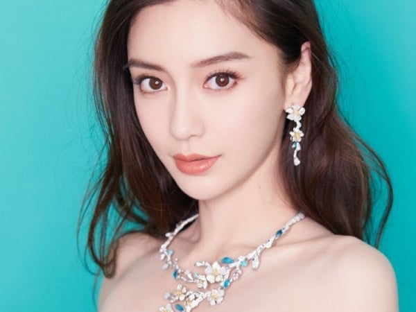 Angelababy 又傳整形！？最新一集《跑男》被網友發現「眼睛大到像開特效！」