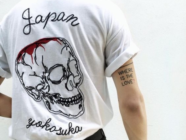 一樣是 T-shirt 為什麼別人就硬是比我有型？這 3 個穿搭小撇步你必須知道！