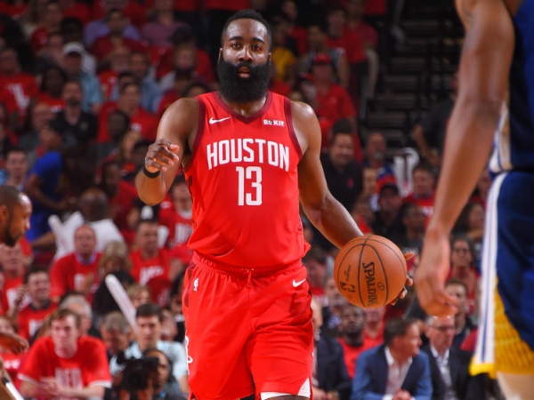 Harden「紅眼」仍飆 38 分！火箭主場 4 分差險勝勇士　雙方 2 比 2 回到平手局面！