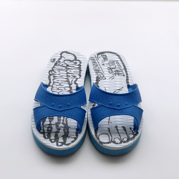 這設計只能給滿分！「當經典藍白拖變成球鞋」這顏值可能超過你的想像！