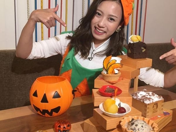 甜點控一定要朝聖！日本超人氣甜點店推出「超豪華甜點樓梯」 一次吃到 7 種甜點超幸福