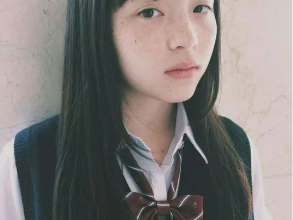 老娘天生就一副討厭世界的表情,但比誰都長得高級。