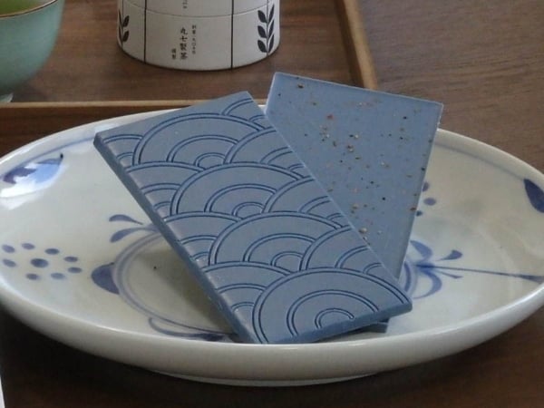 比藍叫可樂還藍！日本推出「藍色胡椒巧克力」你敢吃嗎？