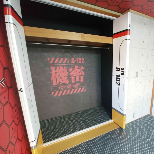 超中二！日本網友找租屋卻遇到 EVA 設計套房　動漫迷狂讚：太酷了好想住進去！