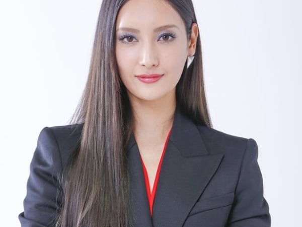 日本名模請告訴我簡單就能瘦的方法？《銀魂》菜菜緒超嗆解答「女孩煩惱」讓網友讚爆！