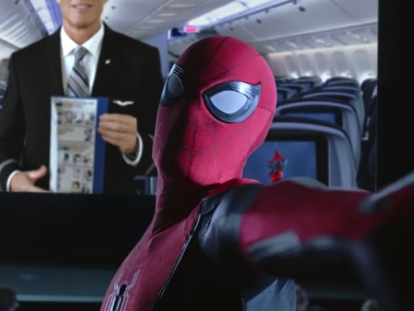 美國聯合航空機上「安全須知影片」 X 《蜘蛛人:離家日》 影片居然有小彩蛋!