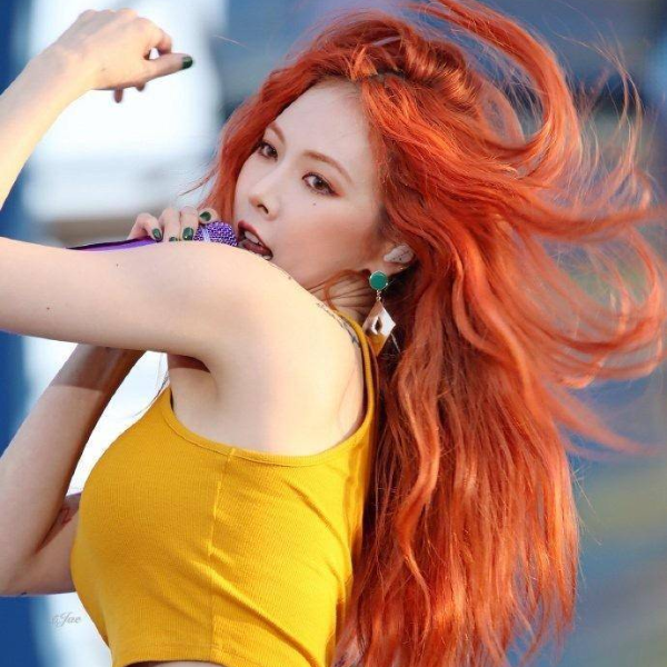 現在女神都在噴比香水更自然的「髮香」！回頭率超高的 3 招正確噴法讓你一次就上手！