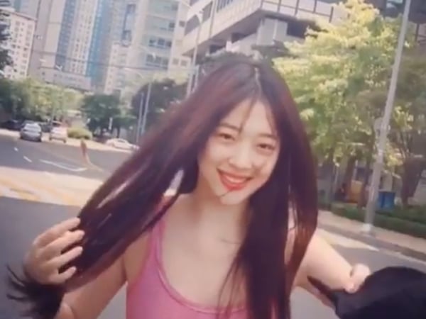 f(x) 雪莉 嗆聲「討厭被大家視姦」後⋯近日又被拍到「激凸」逛大街！粉絲：喜歡這樣不做作的妳！