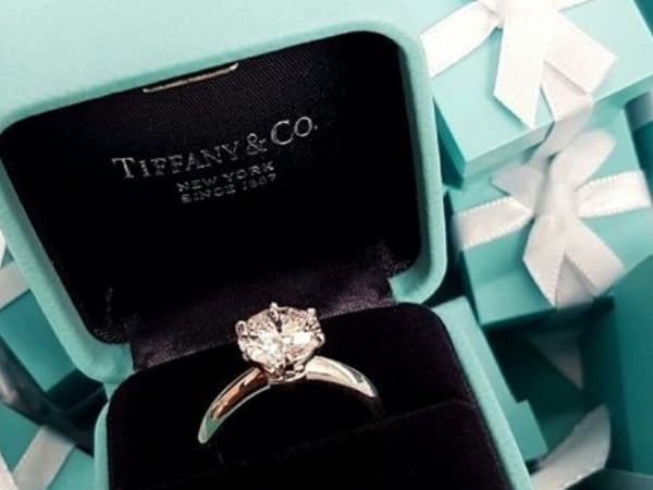 結婚戒指推薦！ Cartier ＋ BVLGARI 10 款港幣 1 萬以下耐看、高質名牌婚戒款式
