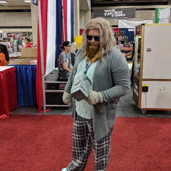 體型最親切的超級英雄！《復仇者聯盟 4》肥宅索爾成 Cosplay 熱門扮演角色！