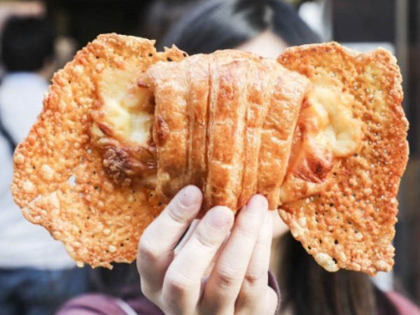 心齋橋、道頓堀美食推薦|TOKYU HANDS 炸黑毛和牛三明治、Gaburi 超 Juicy 炸雞:6 大必吃街頭小食