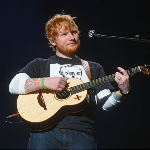 新專輯又有爆點！紅髮艾德 MV 罕見戴上女孩假髮　粉絲爆笑：居然會覺得他有點正？