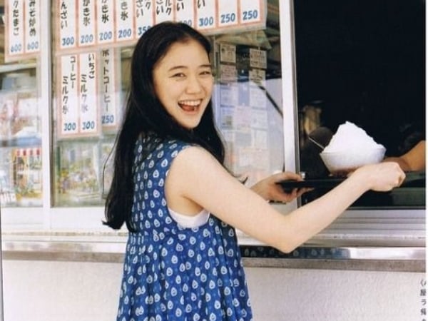 你看起來很無腦嗎？跟著日本文青教母蒼井優學這 3 招「內涵 up 穿搭術」靠氣質迷倒男生吧！