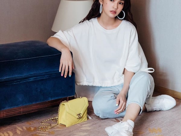 簡直女大生！楊丞琳五種減齡穿搭 LOOK 秒變 18 歲