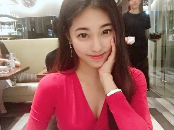 【野生抓正妹❤】圖多!大學驚見「天菜級講師」 網友:好想被她「課後輔導」一下⋯