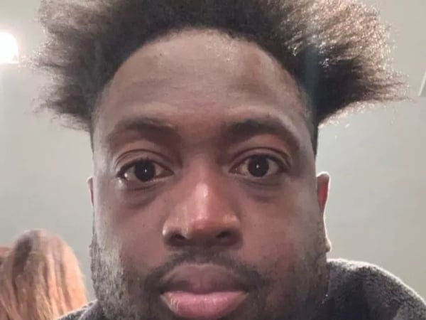 退休後徹底大崩壞？Wade 曬出自己的最新髮型照　網友笑翻：「好像是什麼巨大花椰菜！」