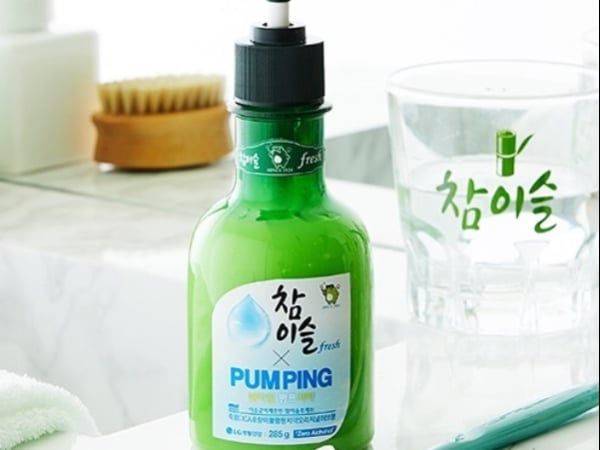 酒鬼們買了沒？韓國真露推出的 19 禁「燒酒牙膏」真的上市啦！