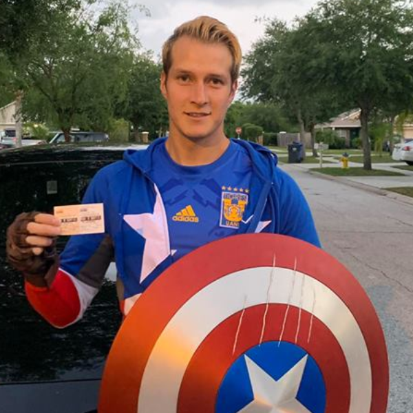 真正腦粉！男子至今已狂刷《復仇者聯盟 4》116 次　曾帥氣 Cosplay 美國隊長！