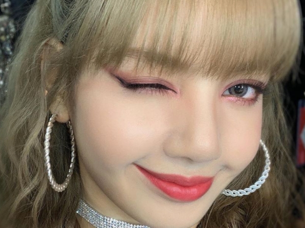 BLACKPINK 團員換上新髮型正翻天！粉絲：「LISA 是真人版芭比！」