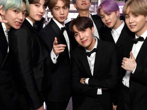 澳洲節目嘲弄「BTS 成員中肯定有一個是 Gay」　被歌迷圍剿他依然強硬回嗆：這是數學問題！
