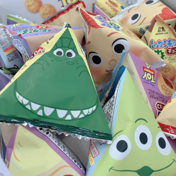衝著這包裝就必須收！日本《玩具總動員  4》聯名食品太犯規　粉絲狂掃貨　