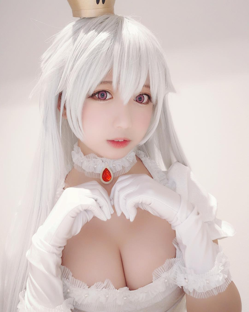 巨乳 coser