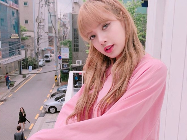 當紅「 炸子雞 」lisa 是流行髮色預言家？她染的髮色全都火了！