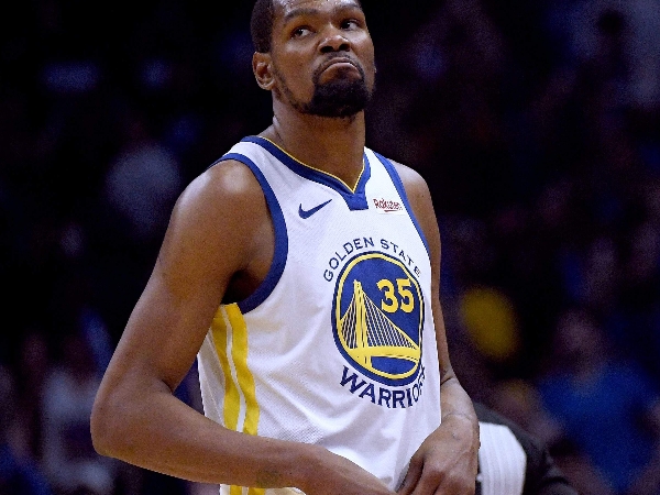 撿到槍!某國外粉專抨擊「勇士球團無能」 Kevin Durant 直接爆氣開「本尊帳號」點讚!