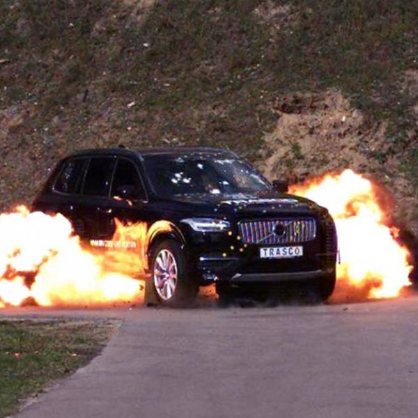 地雷炸、機槍掃射都不怕！Volvo 推出 XC90 防彈車系列　網友：只有 Volvo 能夠超越 Volvo
