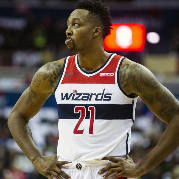 巫師把魔獸送到曼菲斯！難過的是，做這筆交易只為了要省錢…