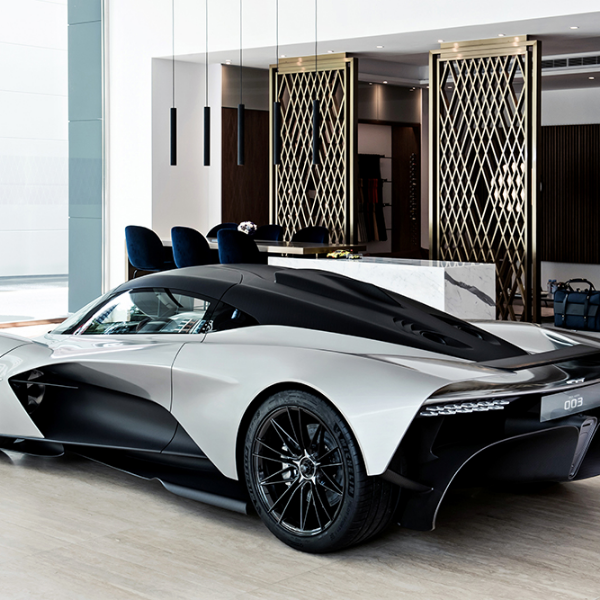 007 最新坐駕 Aston Martin Valhalla 搶先登台！JUKSY 帶你近身直擊這台要價 6000 萬的超跑貴在哪？
