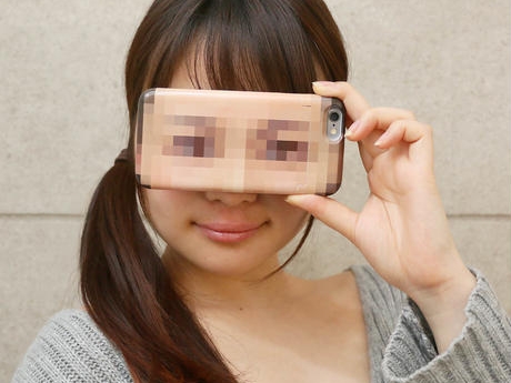 恥力全開！這 6 款 KUSO 手機殼絕對怪到你不敢拿出來　網友：那個女友之手我很需要