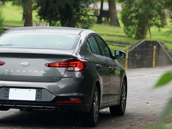 將成為新一代車王？Hyundai Elantra 改版上市　JUKSY 直接實測見真章