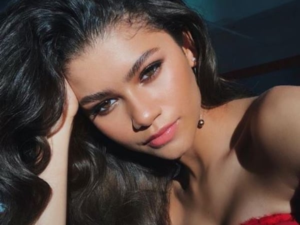 不露奶耍性感才高級!蜘蛛女 Zendaya 下戲後超有料 就靠這招「搭配小心機」稱霸時尚圈!