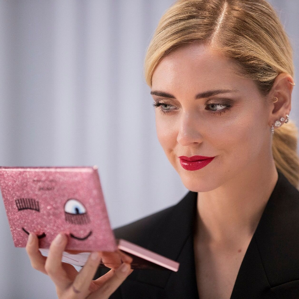 旅行帶這盤出門，其它化妝品都不用帶了！4 款「多功能彩妝盤」腮紅、眼影、唇彩⋯一盤搞定！