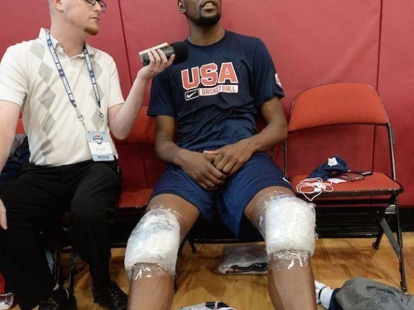 NBA五大巨腳怪：KD腳堪比鐮刀、歐肥的鞋比小孩大…