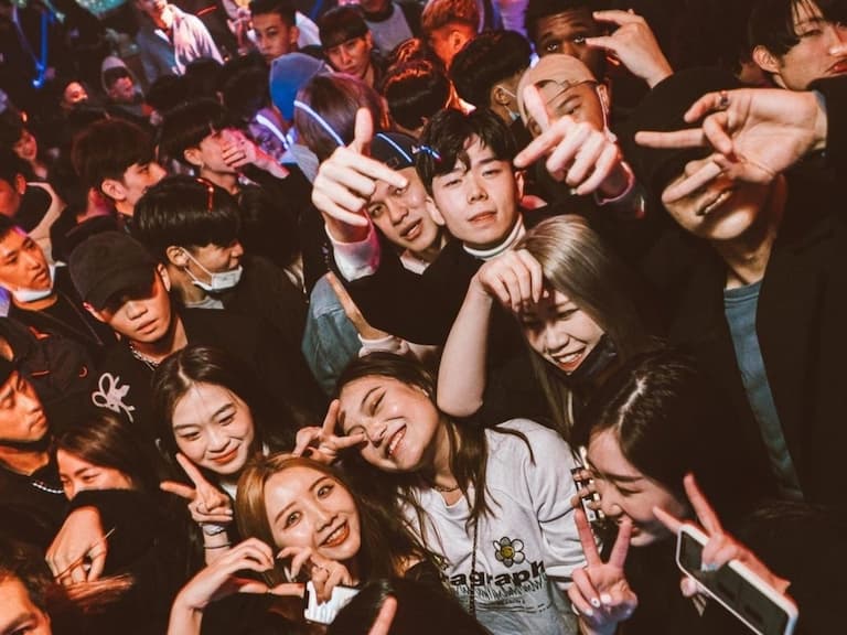 2025 台北夜店推薦：RUFF、KOR Taipei⋯從信義區到東區 8 間夜店一次網羅！