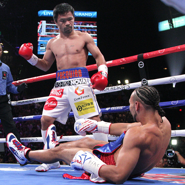 惡鬥 12 回合！菲律賓戰神 Pacquiao 擊垮美國不敗拳王勇奪 WBA 次中量級冠軍　40 歲高齡再寫傳奇！