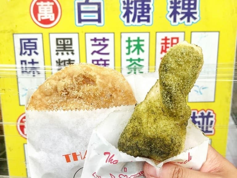 2026 三和夜市必吃 10 間美食推薦／碳烤蜜汁雞排、番喜豆陣⋯通通都是銅板價！