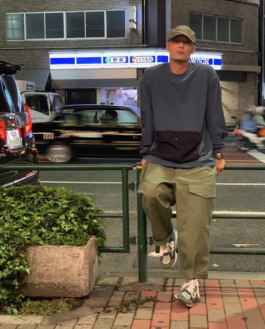 最帥老人無誤?余文樂與老婆曬「白頭偕老」照!粉絲大讚:「老了可能會炒輪椅或拐杖!」