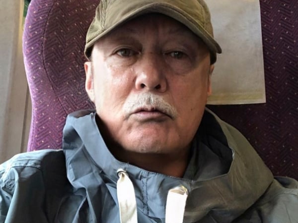 最帥老人無誤？余文樂與老婆曬「白頭偕老」照！粉絲大讚：「老了可能會炒輪椅或拐杖！」