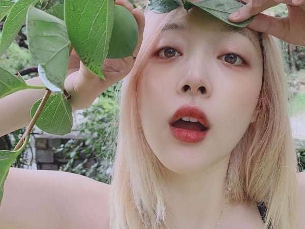 你以為「雪白北半球 + 下身失蹤」已經是雪莉的耍辣極致了嗎？錯！更誘人的其實是「這個關鍵」！