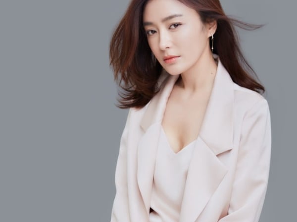《延禧》娘娘秦嵐零修圖照驚見「鬆弛垮臉」?這 3 招重回少女顏妳有在 care 嗎?