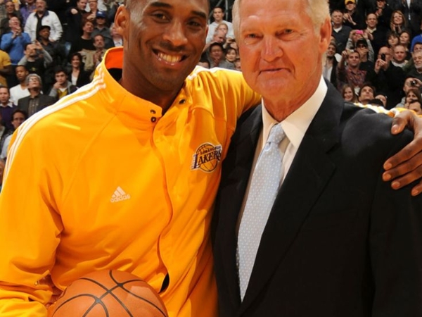 LOGO男：曼巴精神很多球員都有，但是技術都不如KOBE…