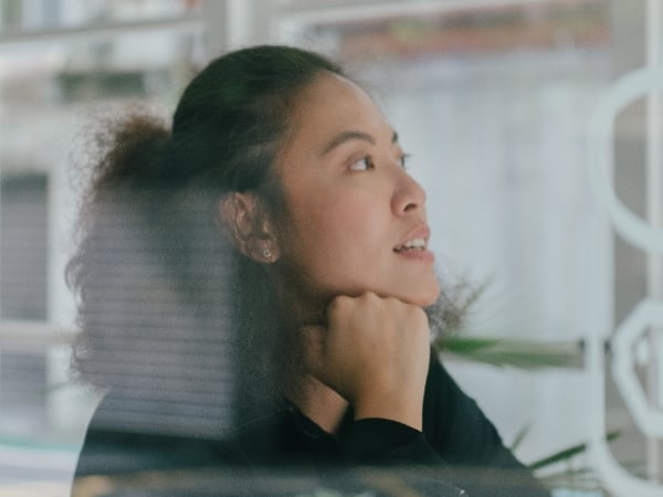 【潮人尬裝備】來人啊～這攝影師比 model 正合理嗎？時尚攝影師余惟：「如果沒有內容，妳遲早會被年輕妹取代！」
