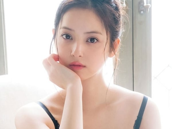 因一天啪三次被離婚?鄉民:「31 歲長這樣我一天 30 次都可以!」佐佐木希靠這 3 招穩坐童顏女神寶座!