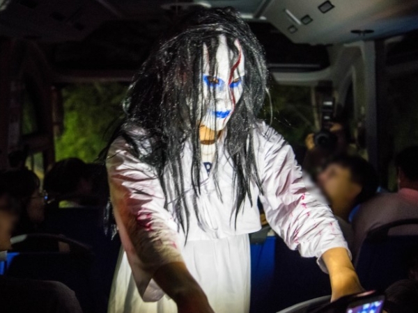 遊覽車版《屍速列車》？！韓國首爾推出「夏日驚魂夜間觀光巴士」　搭車搭到一半突然有殭屍衝上車！